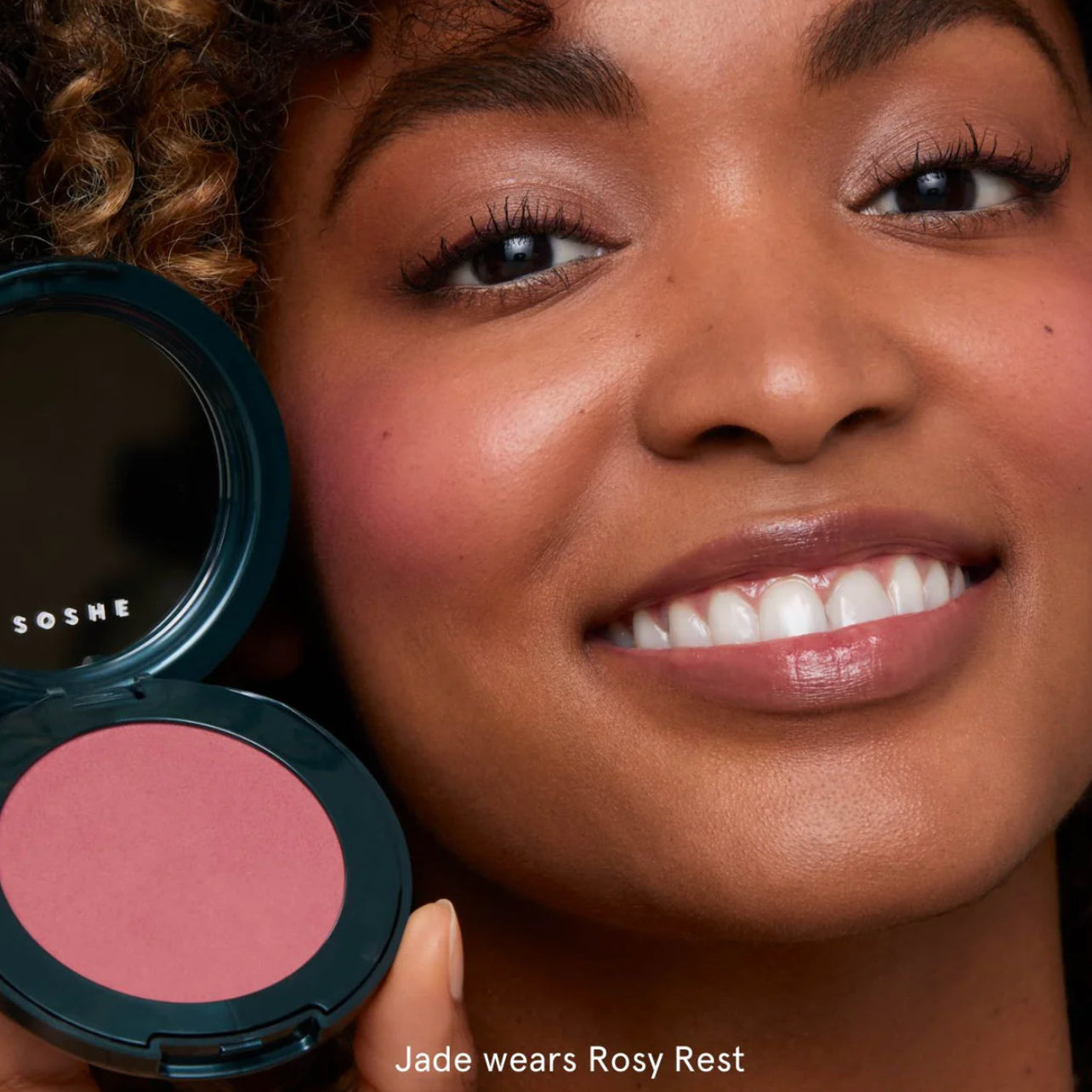 Soshe Blurring Pillow Blush - Refillable Compact