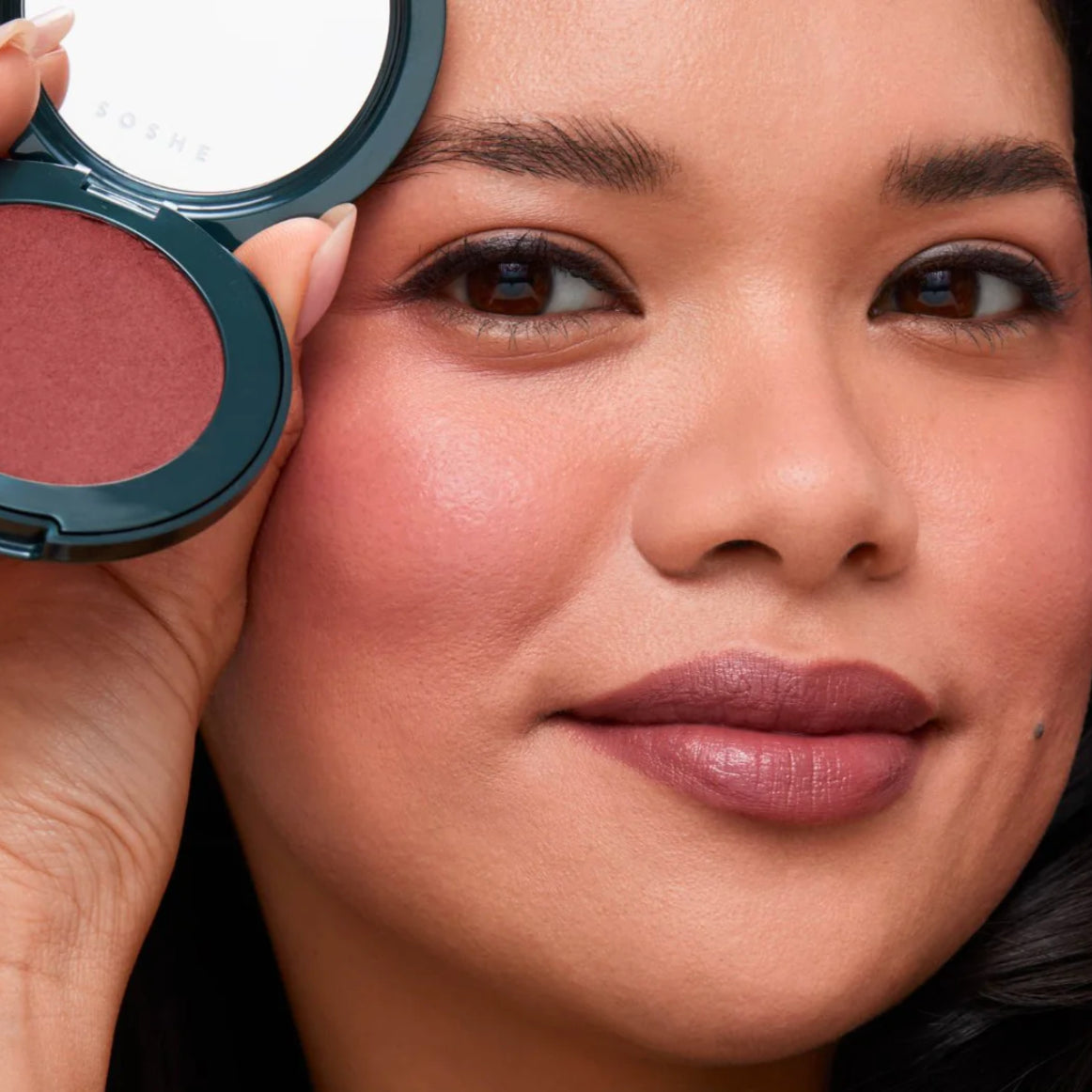 Soshe Blurring Pillow Blush - Refillable Compact